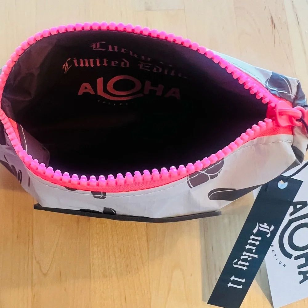 ALOHA Collection * Lucky 11 Limited 
Monoi Mini Pouch - Picture 5 of 6